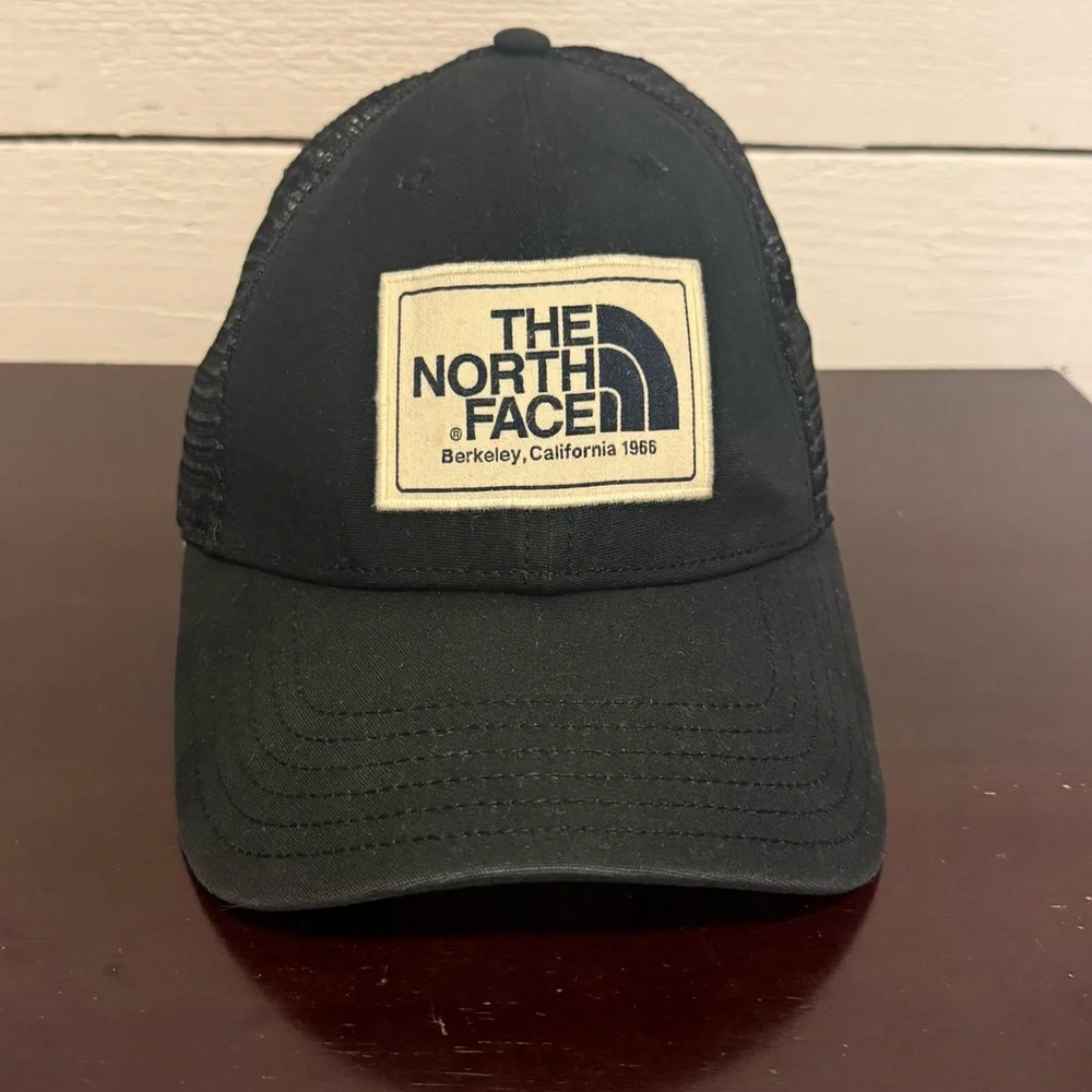 🖤 The North Face Black Snapback Hat | Mesh Cap Outdoor Hiking Adventure